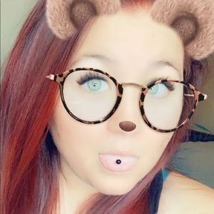 Meet your Posher, Felicia